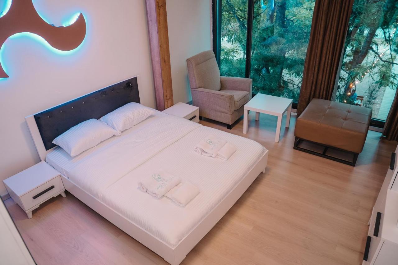 Green Apartments Prishtina Prishtine Bagian luar foto