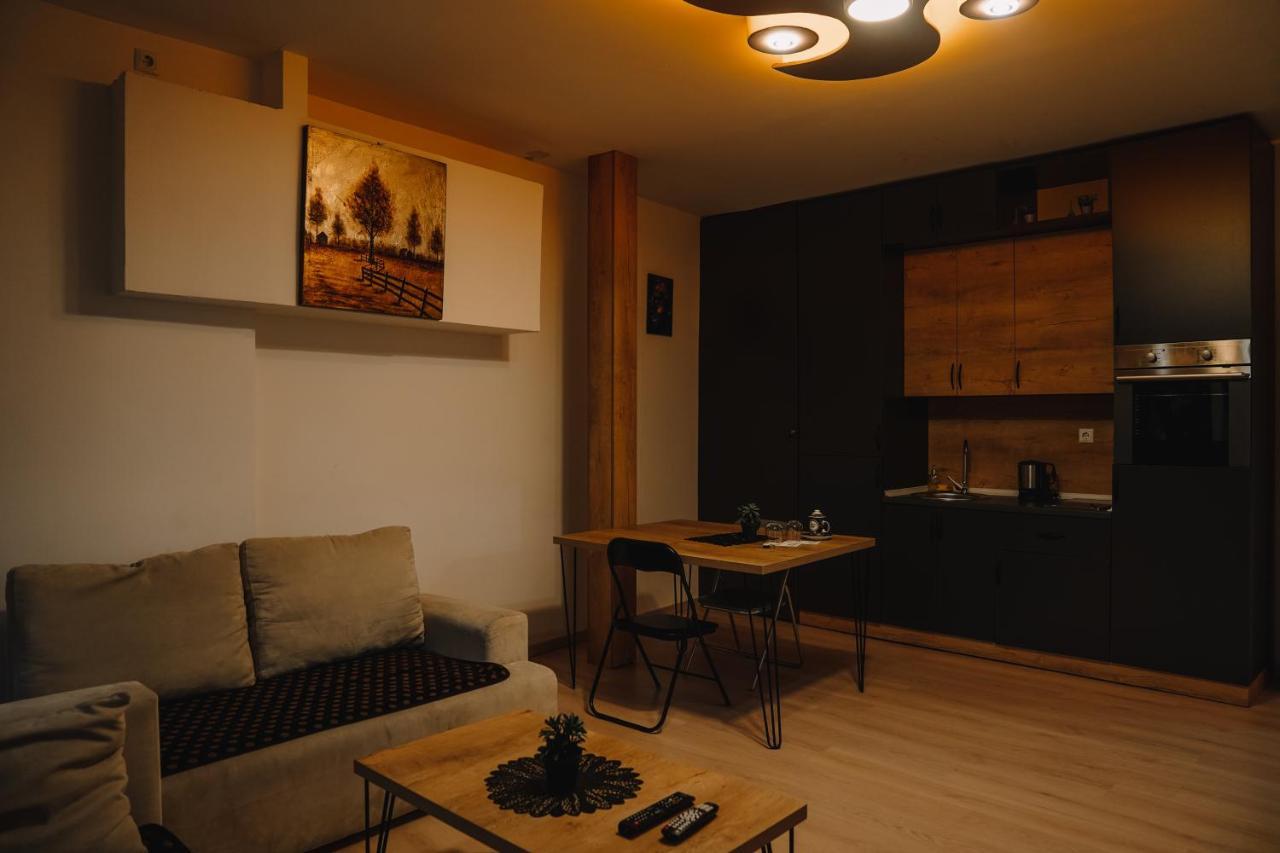 Green Apartments Prishtina Prishtine Bagian luar foto