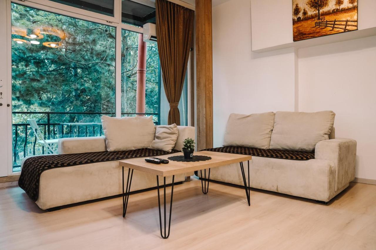 Green Apartments Prishtina Prishtine Bagian luar foto