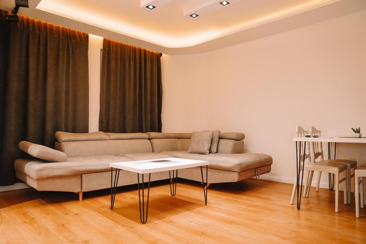 Green Apartments Prishtina Prishtine Bagian luar foto