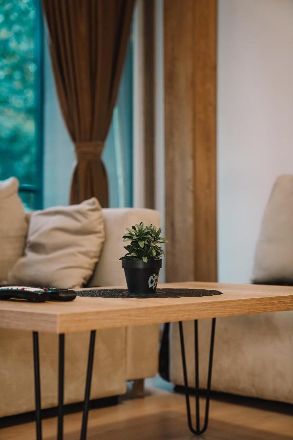 Green Apartments Prishtina Prishtine Bagian luar foto