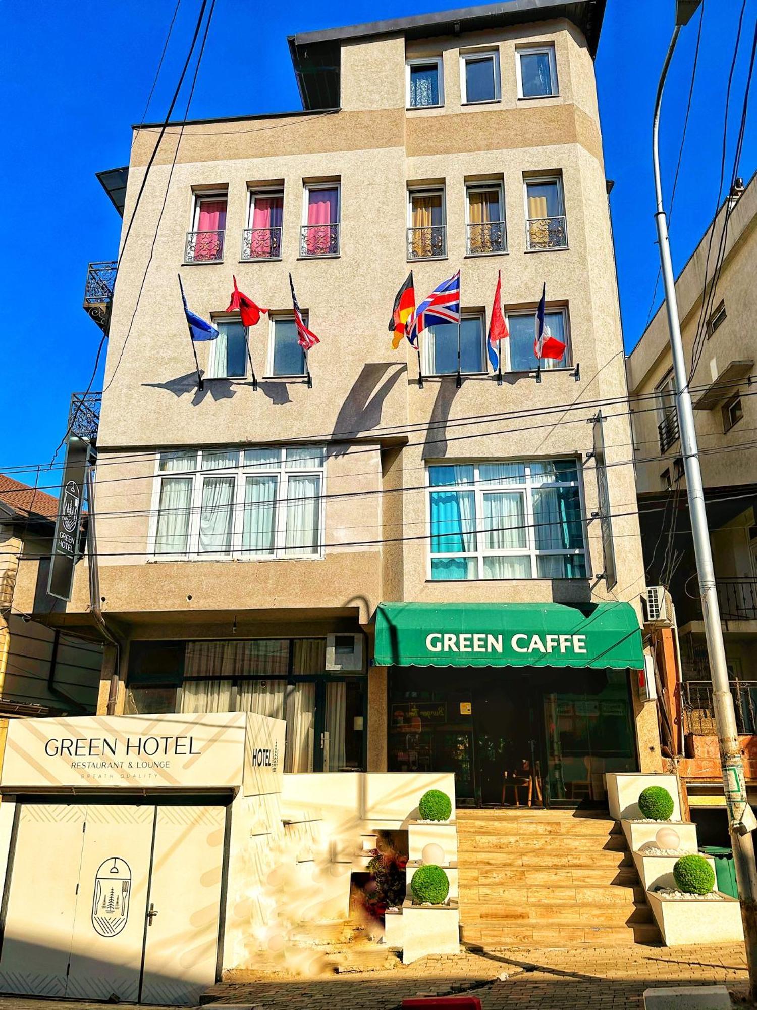 Green Apartments Prishtina Prishtine Bagian luar foto
