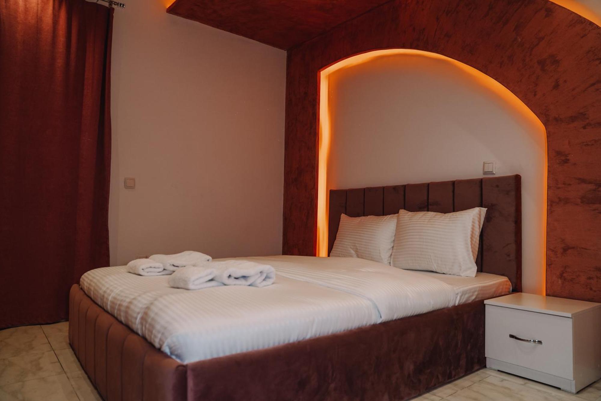 Green Apartments Prishtina Prishtine Bagian luar foto