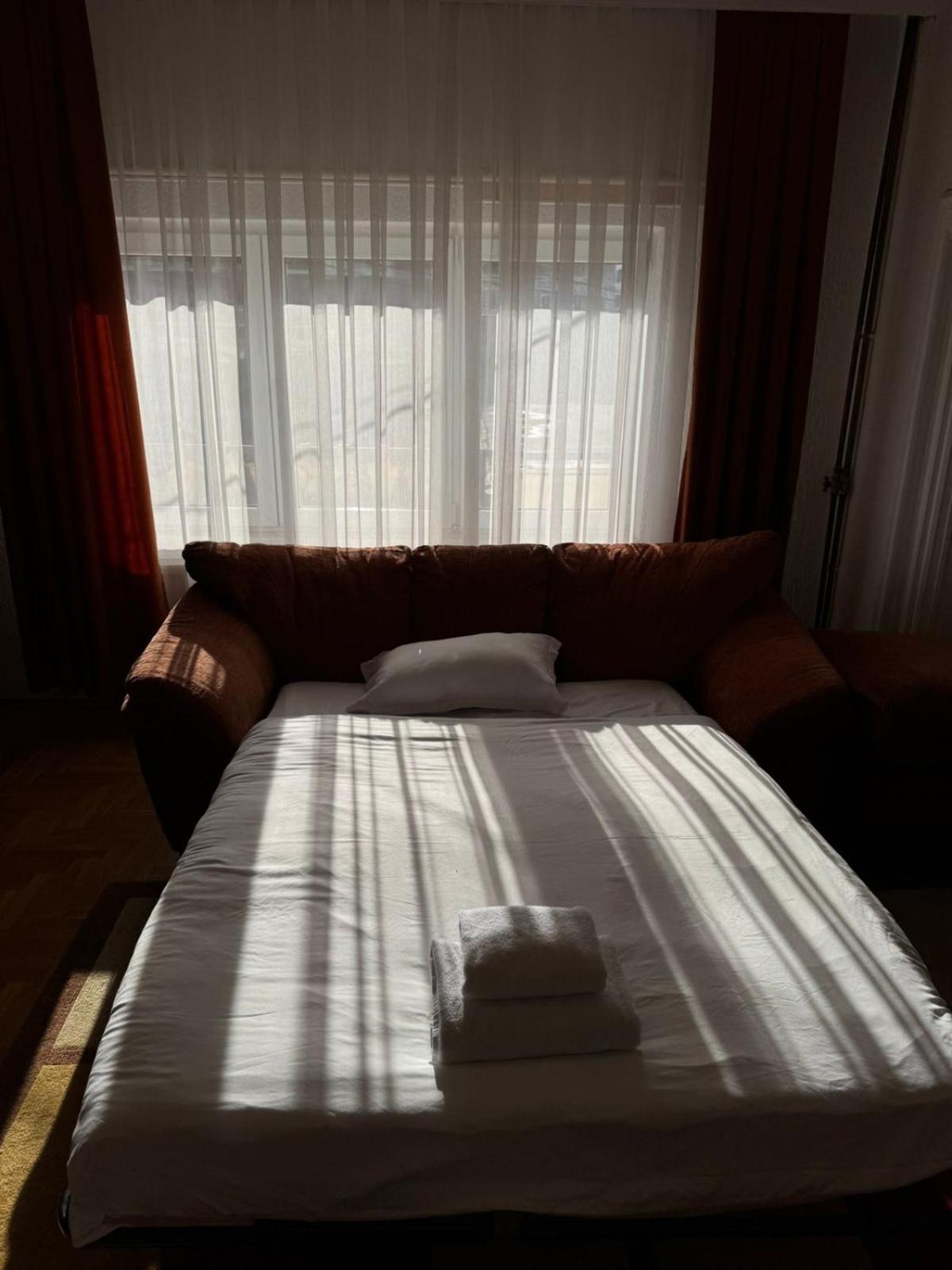 Green Apartments Prishtina Prishtine Bagian luar foto